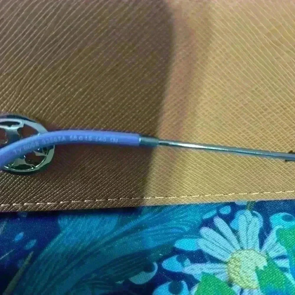 Tory Burch Gradient Aviator style sunglasses- silver and Purple comes with/ case - Picture 14 of 15